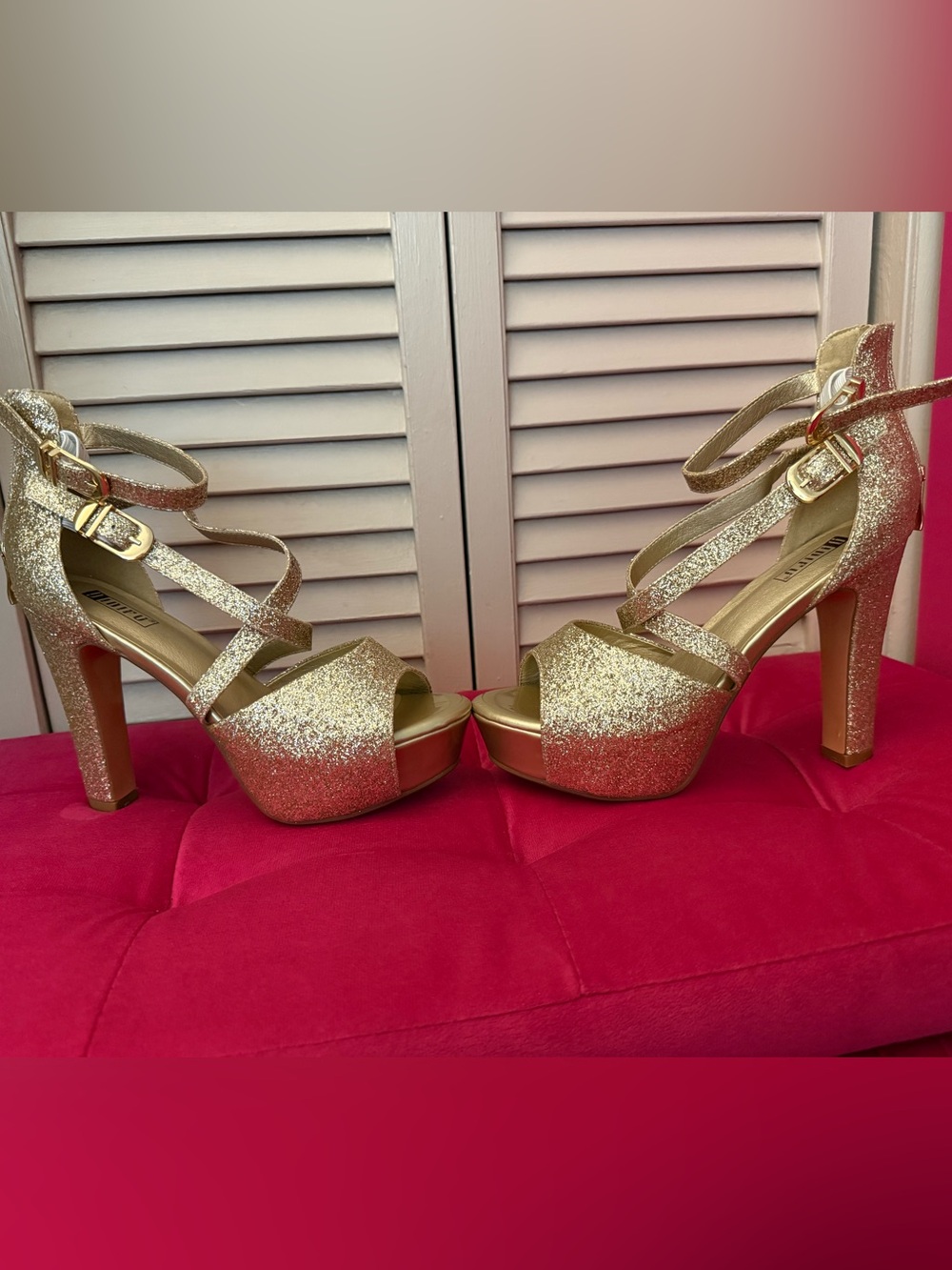 💖IDIFU GOLD SPARKLE HEELS💖